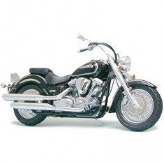 Motorcycle model kit: Yamaha XV 1600 Roadstar