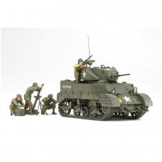 Model tank: M5A1 and figurines