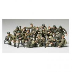 Maqueta Militar : Soldados de infantería y tanques rusos