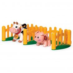 Figurines vache et cochon avec barrières