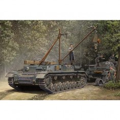 German BergePanzer IV recovery tank model kit