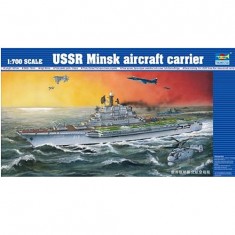 Maqueta de barco: portaaviones URSS Minsk