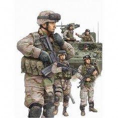 Military figures: US infantry and armored personnel carrier: Iraq 2009