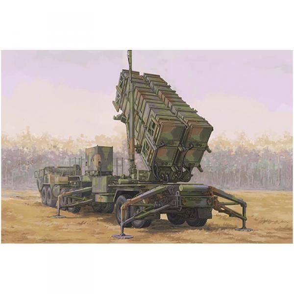 Maquette Véhicule Militaire : M983 HEMTT et station de lancement M901 - Trumpeter-07158
