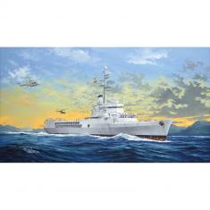 Jeanne d'Arc 2008 helicopter carrier model of the French Navy