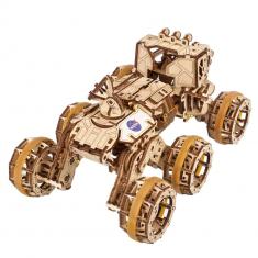 Holzmodell: Bemannter Marsrover